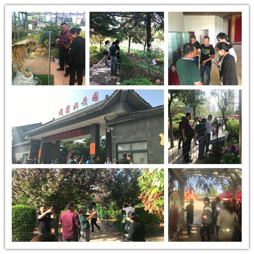 馬來(lái)西亞客戶(hù)*家牡丹園游覽